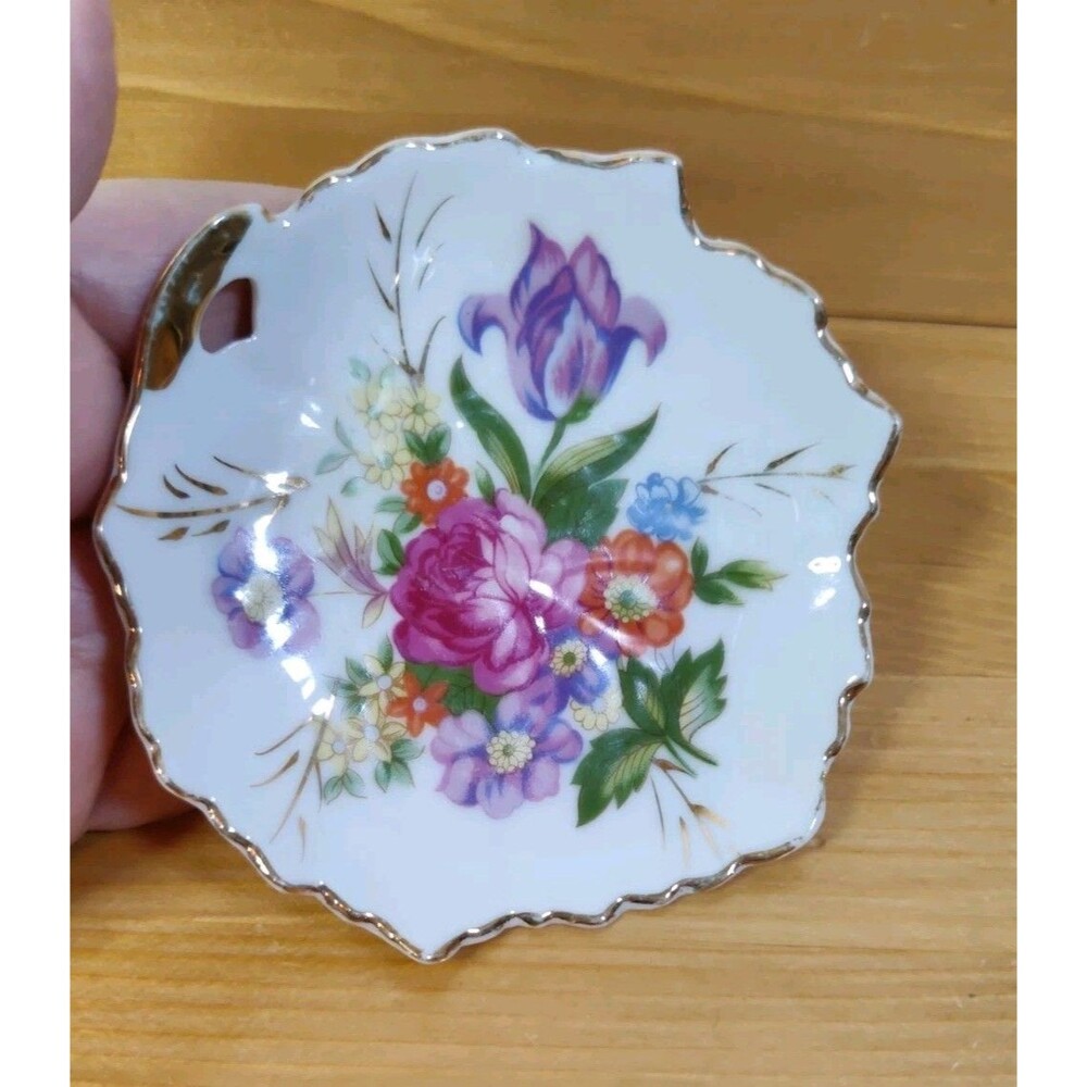 VINTAGE Trinket Dish Porcelain China ~4" Floral Leaf Shaped Plate Gold Trim